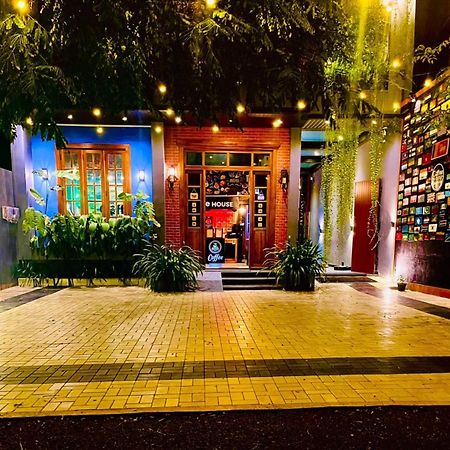 Coffee House Dambulla Hotel Bagian luar foto