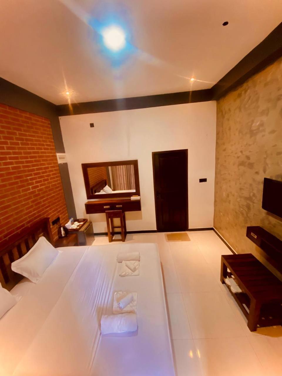 Coffee House Dambulla Hotel Bagian luar foto