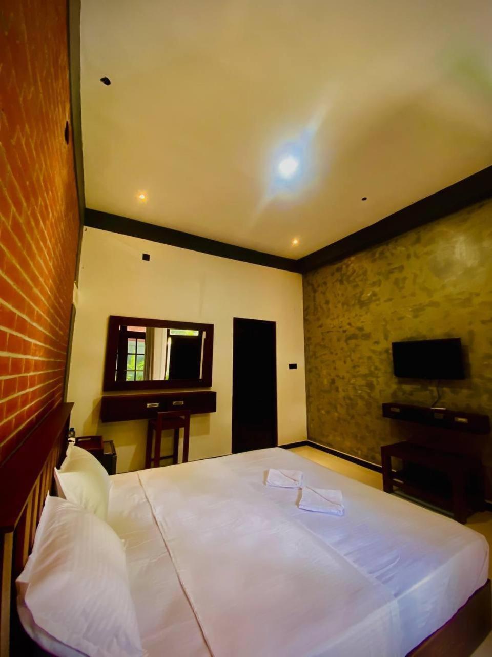 Coffee House Dambulla Hotel Bagian luar foto